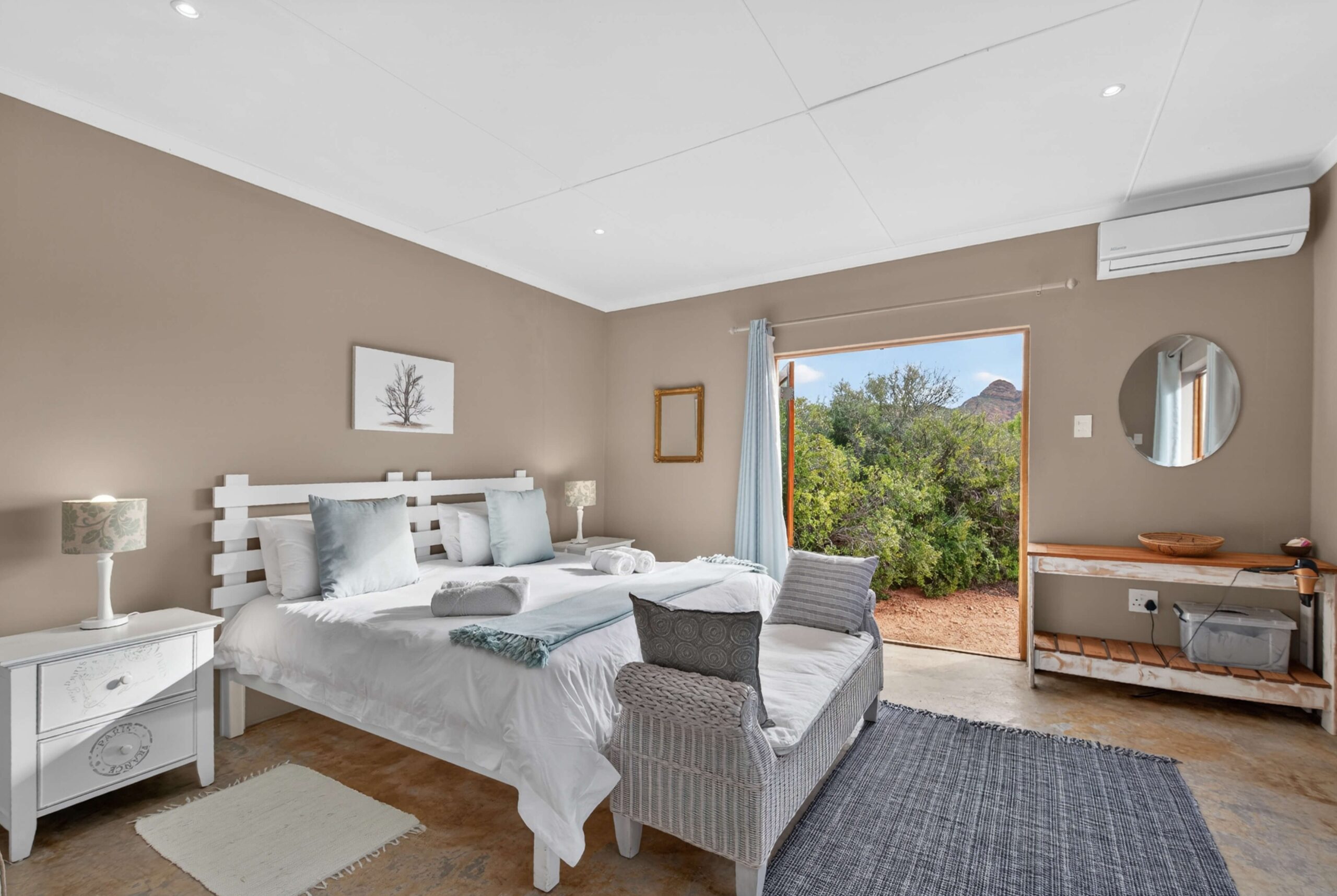 Kudu Chalet Main Bedroom L