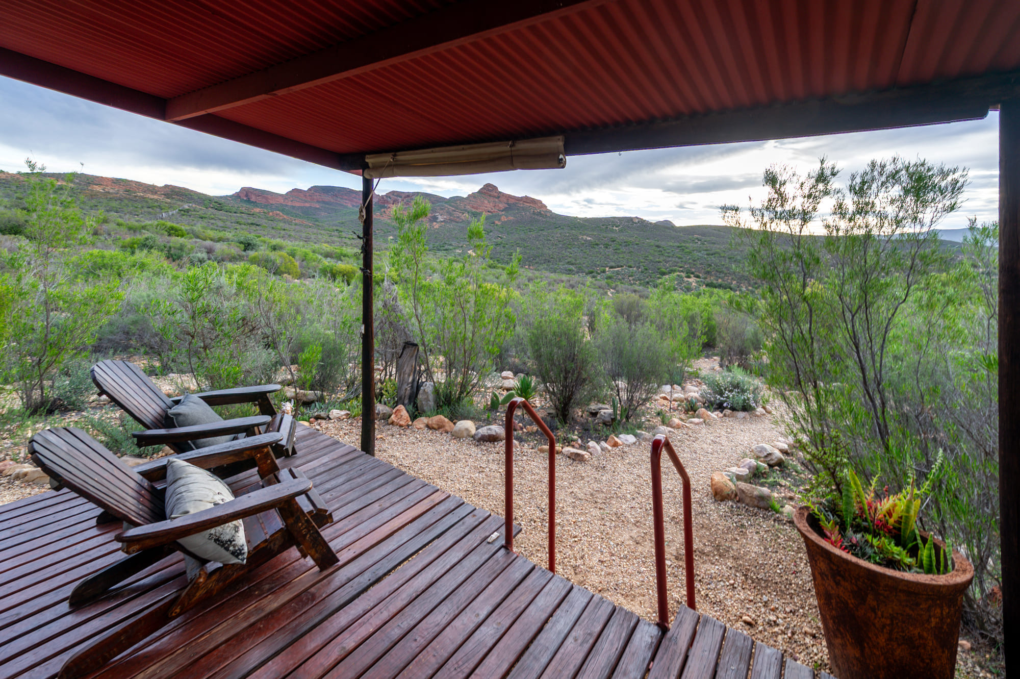 Nguni Chalet Veranda L