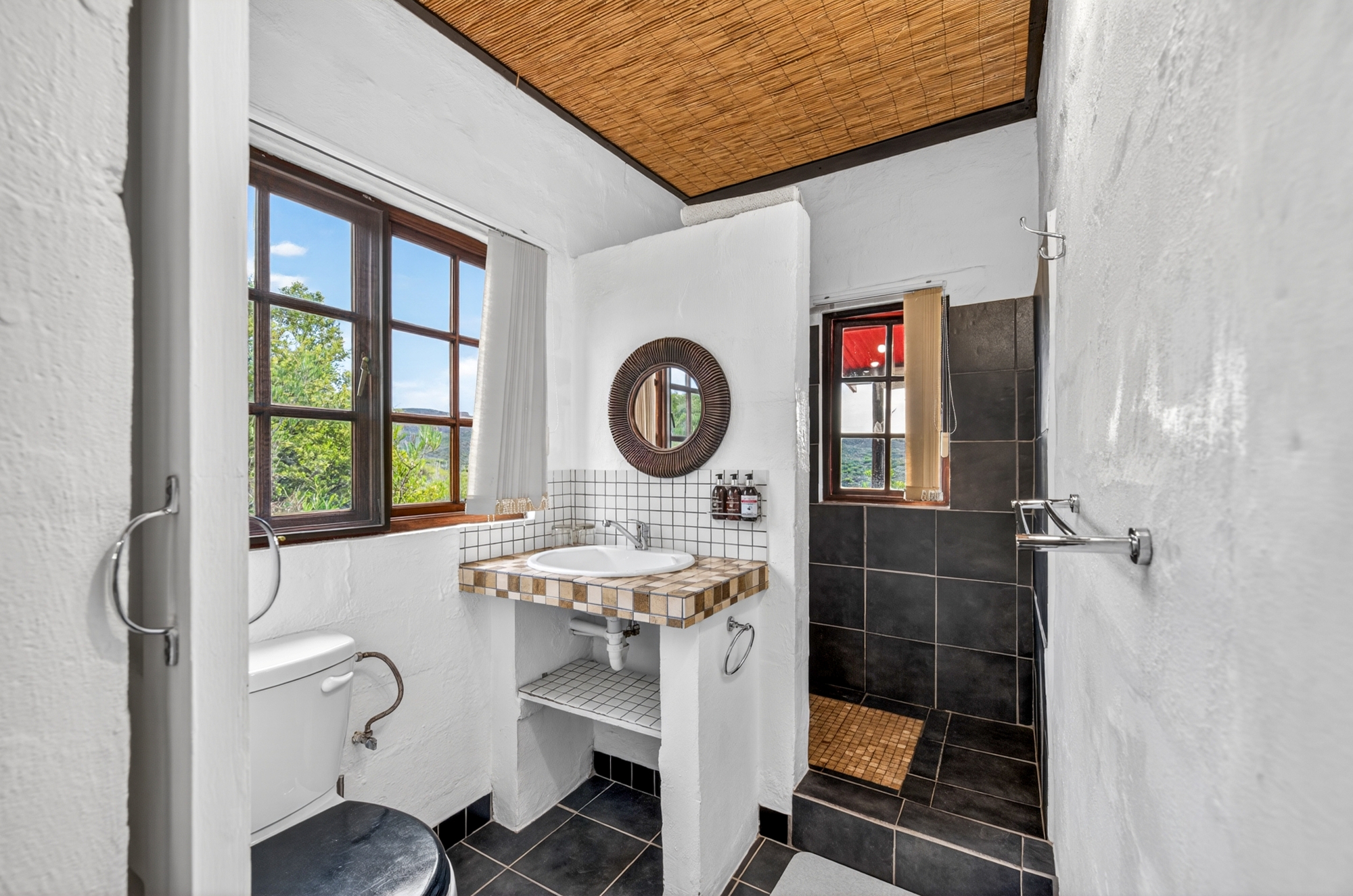 Oryx Chalet Bathroom