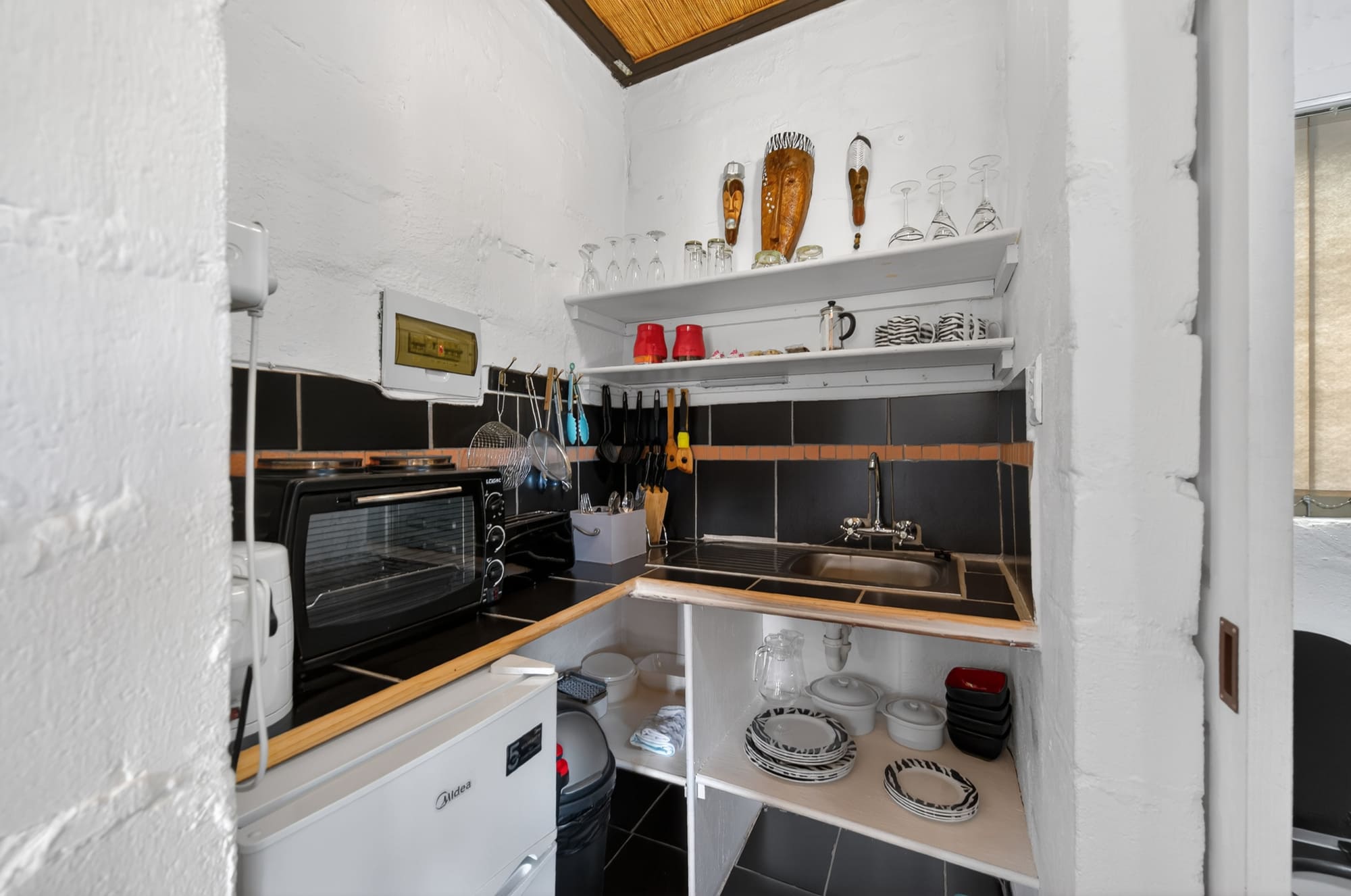 Zebra Chalet Kitchenette L