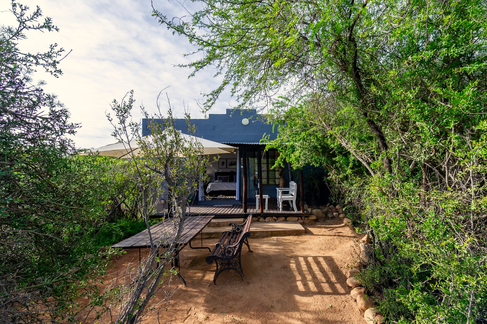 Zebra Chalet Veranda L